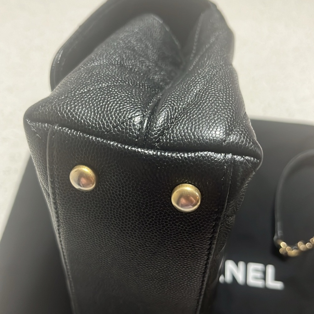 Chanel coco handle chevron with gold hardware 100% authentic - Picture 4 of 8